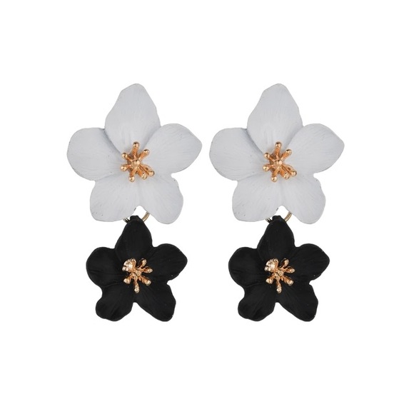 RESTOCKED Boho black/white double flower - Picture 4 of 5